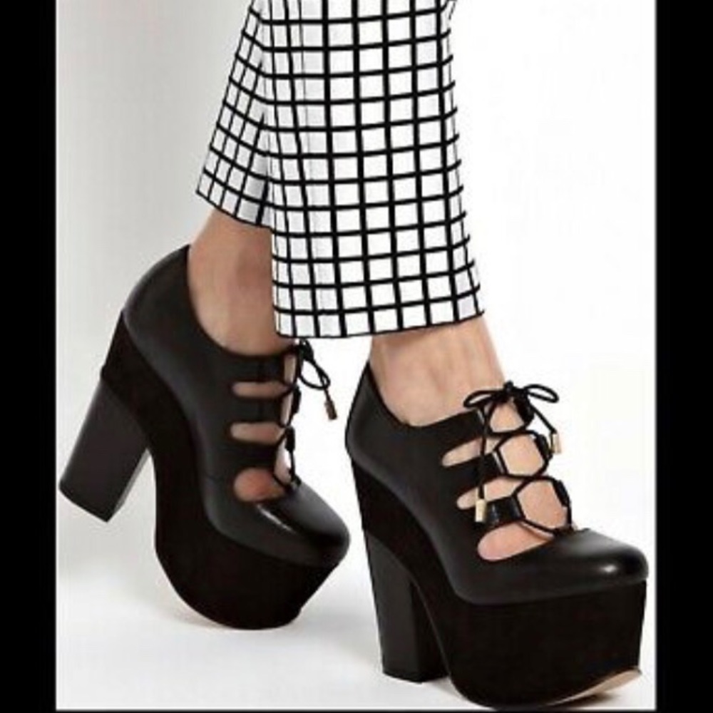 Lace-up leather platform heels - black